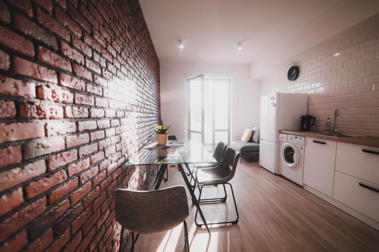 Apart-Hotel Kostjukowski Apartments Nizhynska 17 Lviv Eksteriør bilde