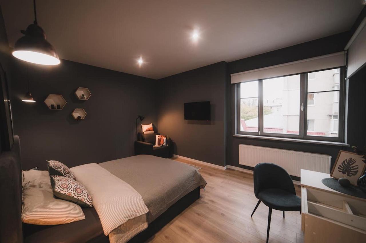 Apart-Hotel Kostjukowski Apartments Nizhynska 17 Lviv Eksteriør bilde