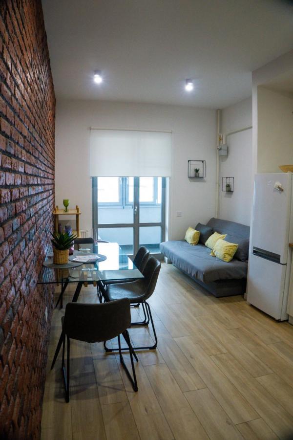 Apart-Hotel Kostjukowski Apartments Nizhynska 17 Lviv Eksteriør bilde