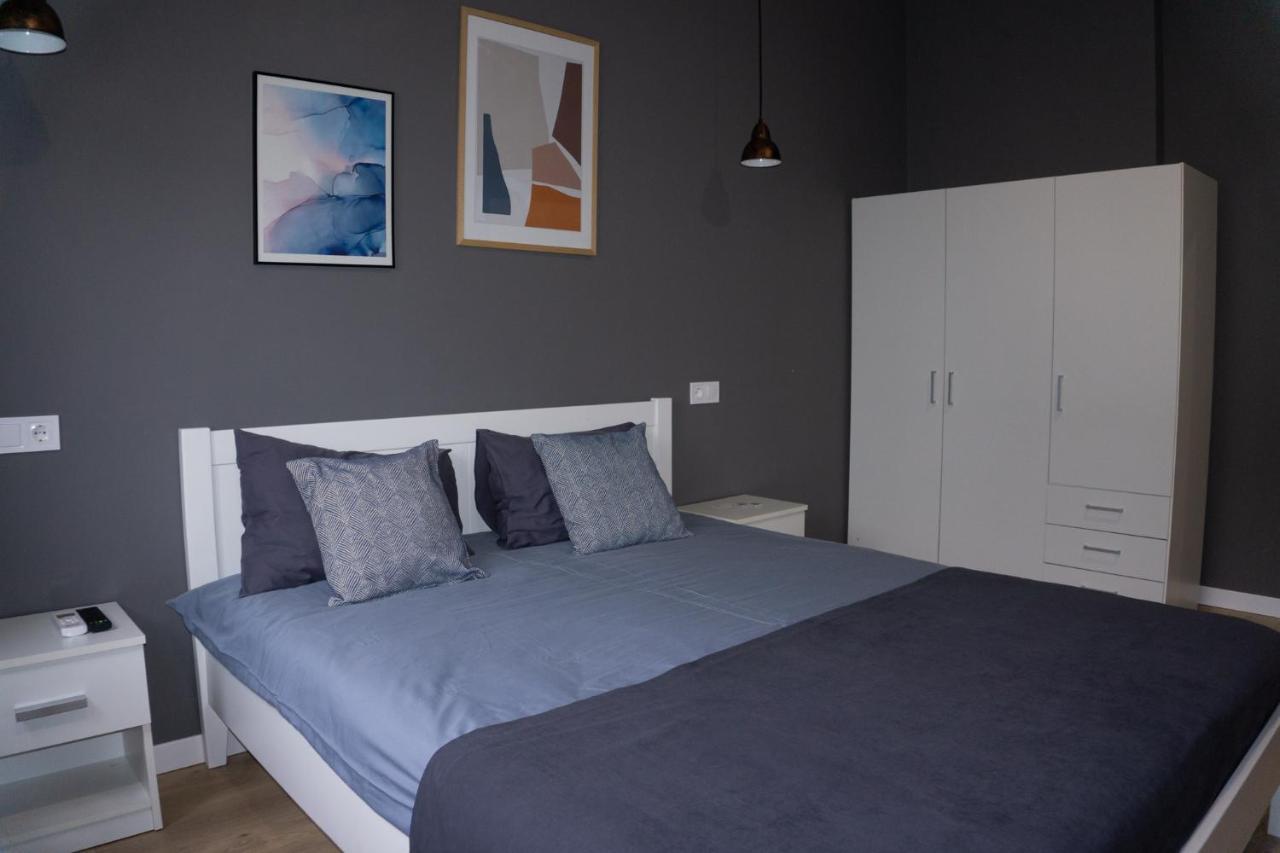 Apart-Hotel Kostjukowski Apartments Nizhynska 17 Lviv Eksteriør bilde