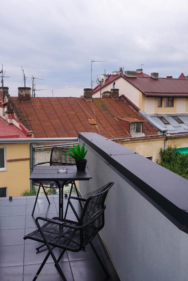 Apart-Hotel Kostjukowski Apartments Nizhynska 17 Lviv Eksteriør bilde