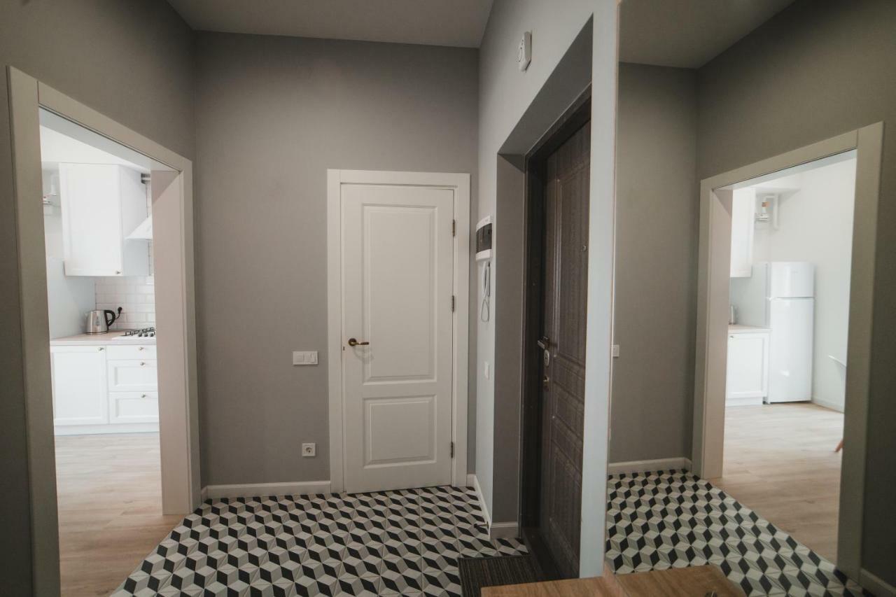 Apart-Hotel Kostjukowski Apartments Nizhynska 17 Lviv Eksteriør bilde