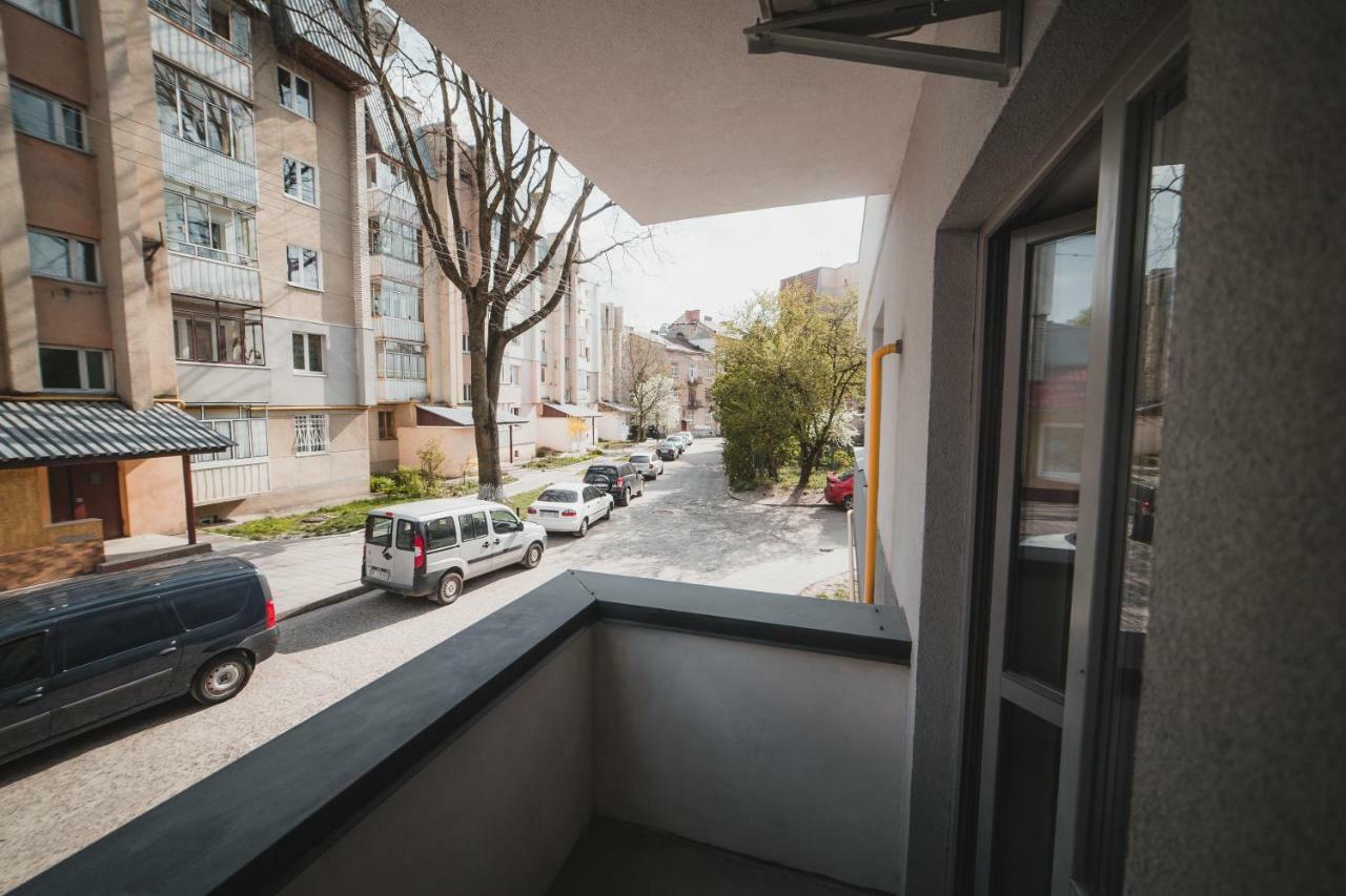 Apart-Hotel Kostjukowski Apartments Nizhynska 17 Lviv Eksteriør bilde