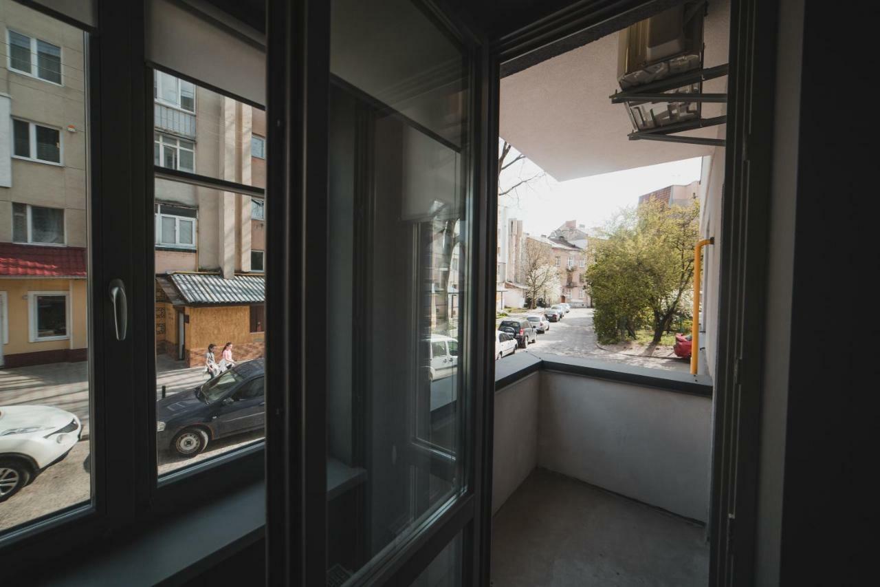 Apart-Hotel Kostjukowski Apartments Nizhynska 17 Lviv Eksteriør bilde